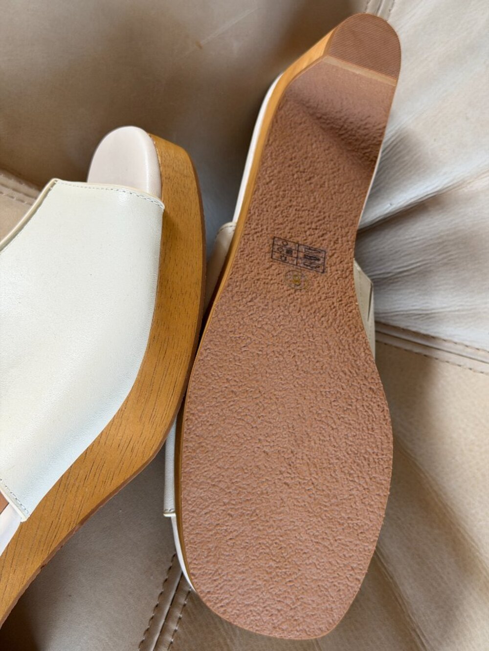 Kelsi Dagger | White Leather Kitten Heel - Picture 2 of 2
